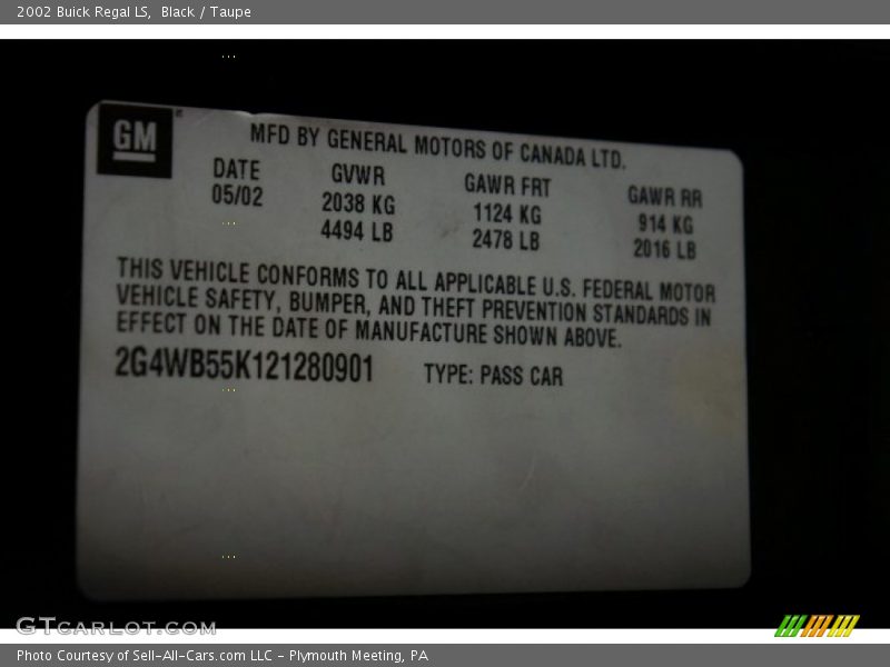 Black / Taupe 2002 Buick Regal LS