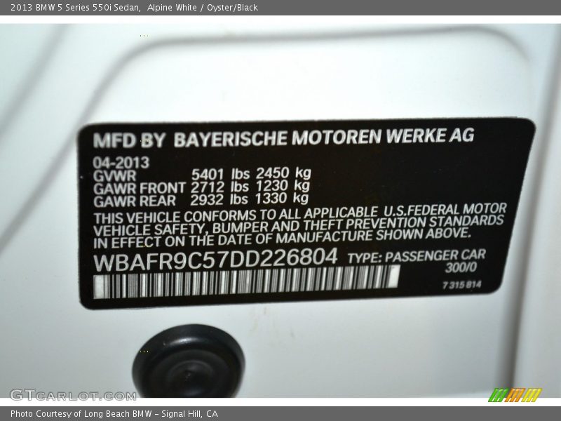 Alpine White / Oyster/Black 2013 BMW 5 Series 550i Sedan