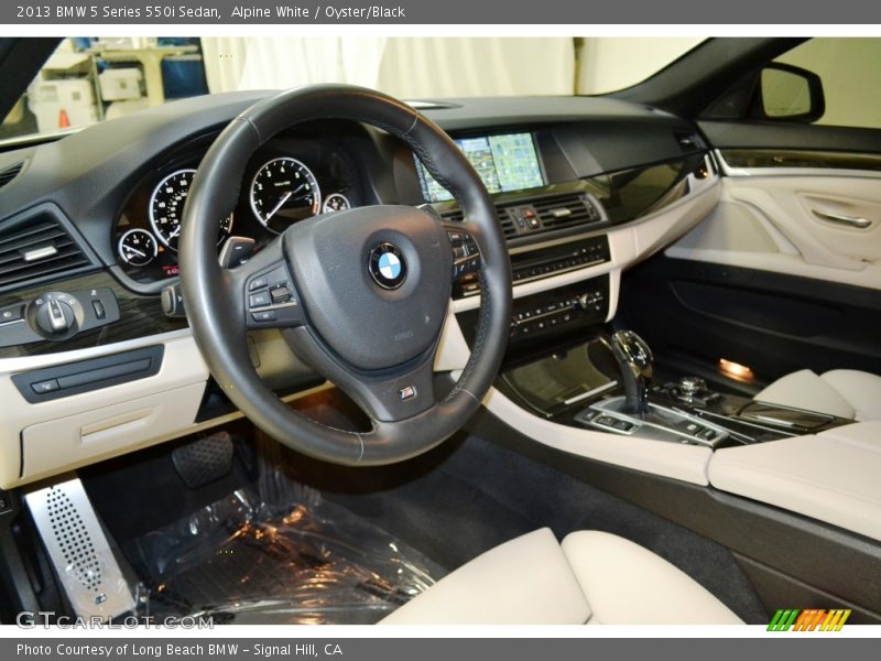 Alpine White / Oyster/Black 2013 BMW 5 Series 550i Sedan