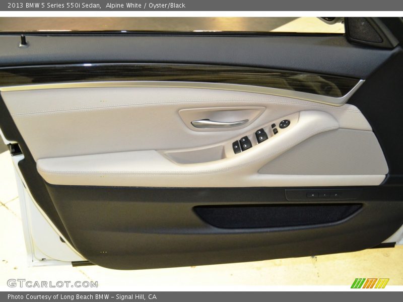 Alpine White / Oyster/Black 2013 BMW 5 Series 550i Sedan