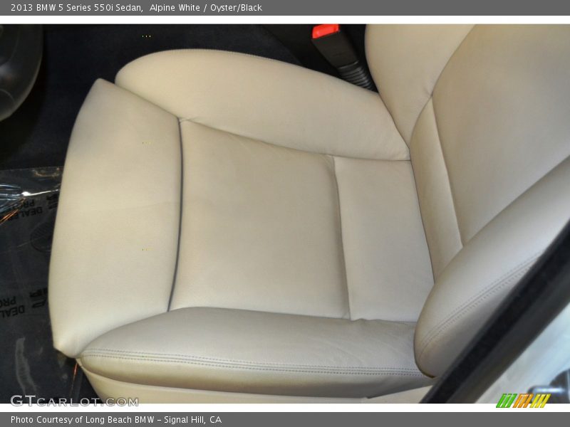 Alpine White / Oyster/Black 2013 BMW 5 Series 550i Sedan