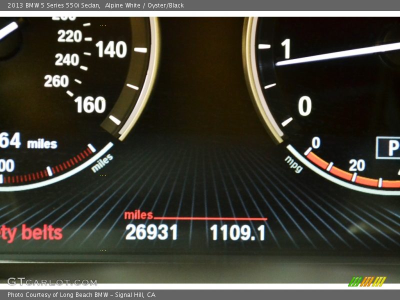 Alpine White / Oyster/Black 2013 BMW 5 Series 550i Sedan
