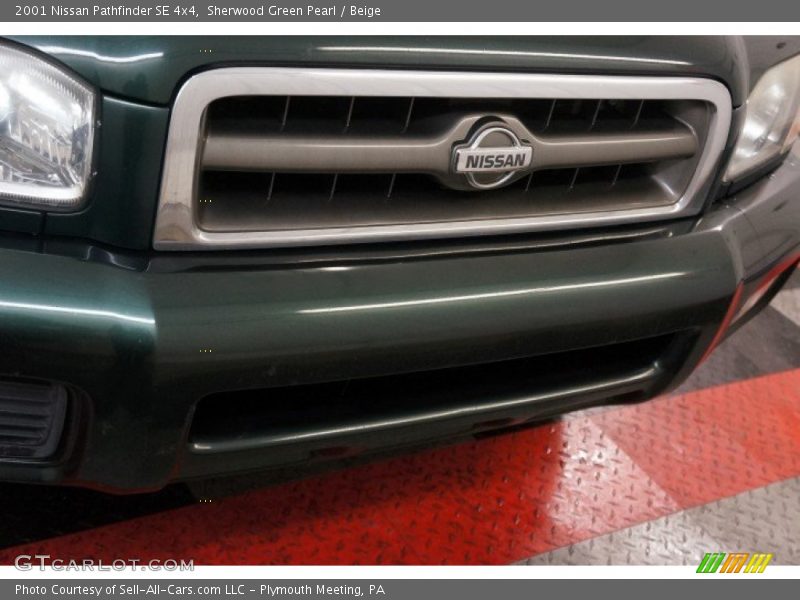 Sherwood Green Pearl / Beige 2001 Nissan Pathfinder SE 4x4