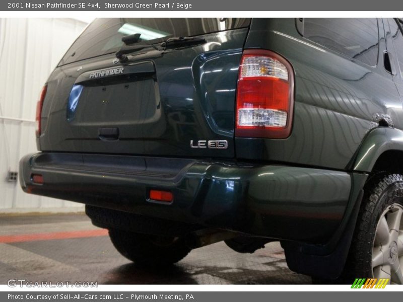 Sherwood Green Pearl / Beige 2001 Nissan Pathfinder SE 4x4