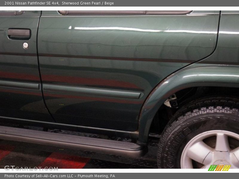 Sherwood Green Pearl / Beige 2001 Nissan Pathfinder SE 4x4