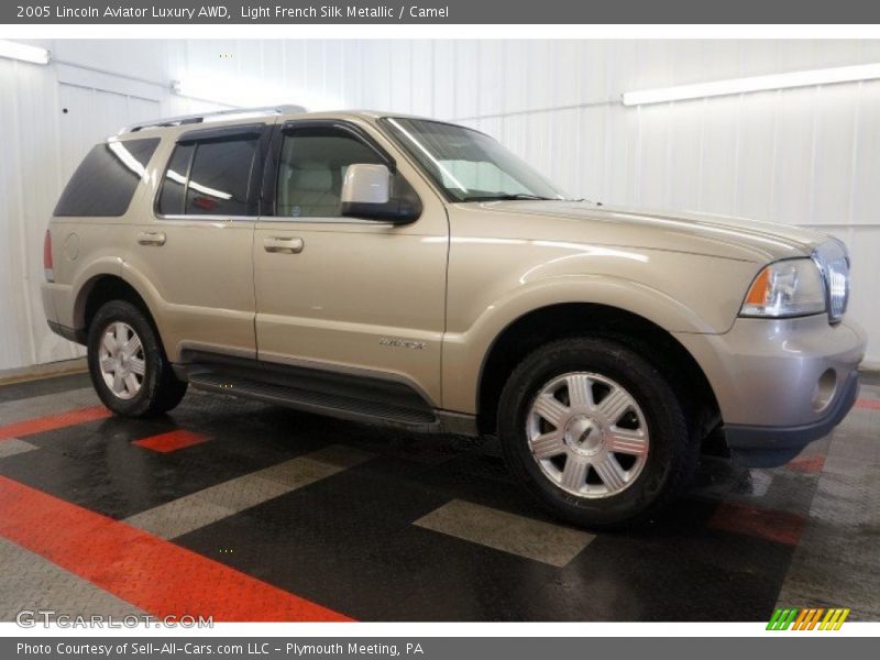 Light French Silk Metallic / Camel 2005 Lincoln Aviator Luxury AWD