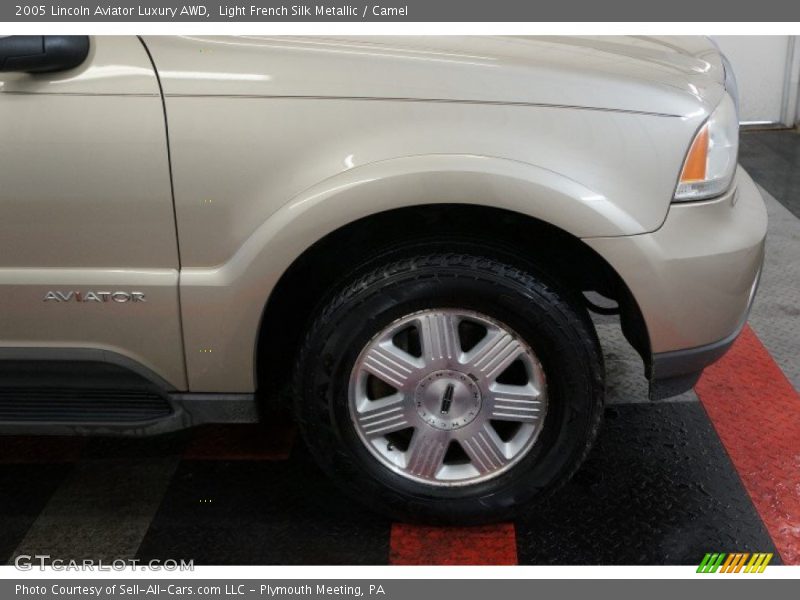 Light French Silk Metallic / Camel 2005 Lincoln Aviator Luxury AWD