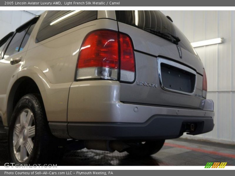 Light French Silk Metallic / Camel 2005 Lincoln Aviator Luxury AWD