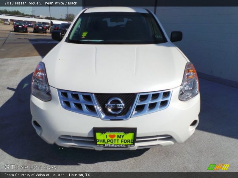 Pearl White / Black 2013 Nissan Rogue S