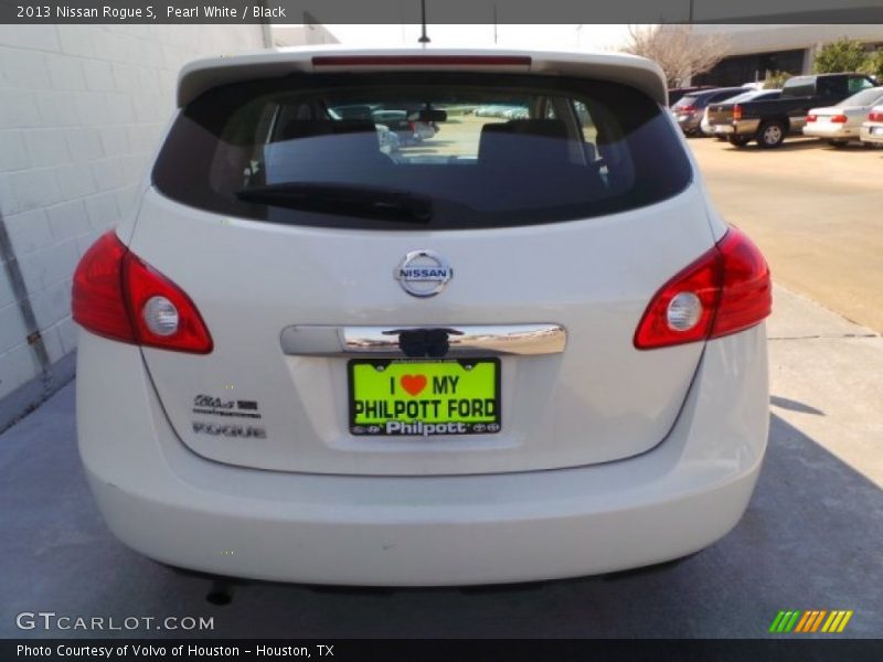 Pearl White / Black 2013 Nissan Rogue S