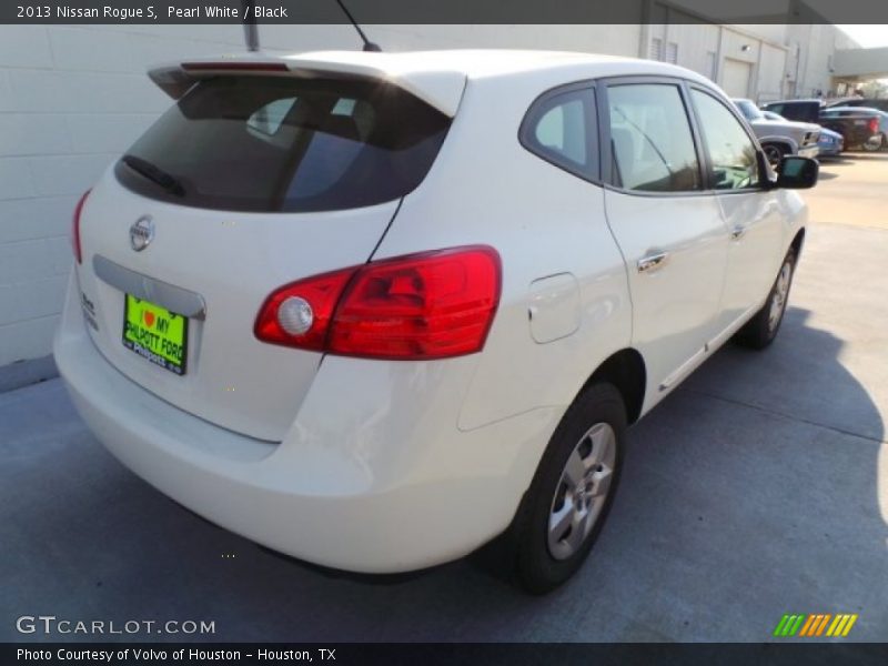Pearl White / Black 2013 Nissan Rogue S