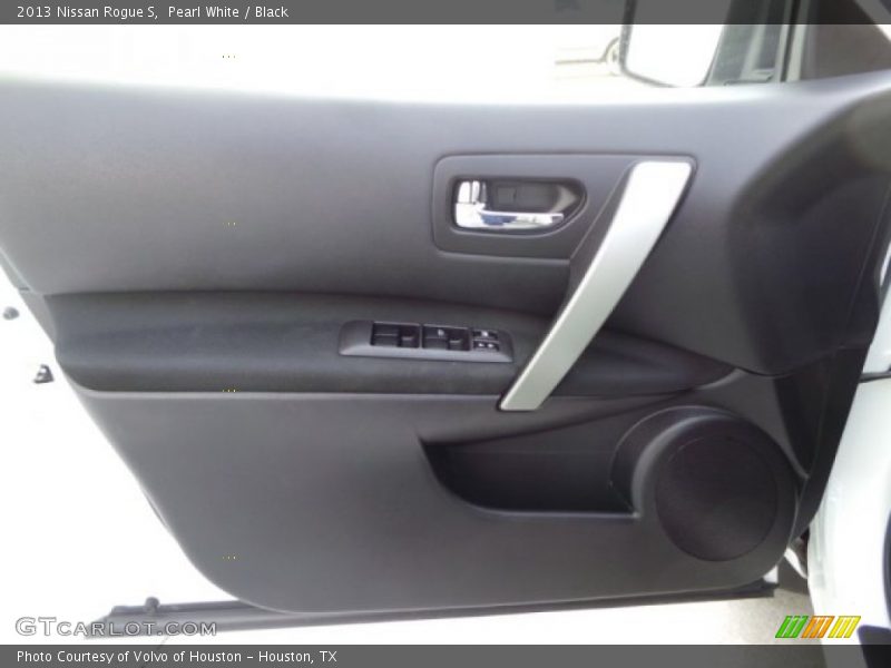 Pearl White / Black 2013 Nissan Rogue S