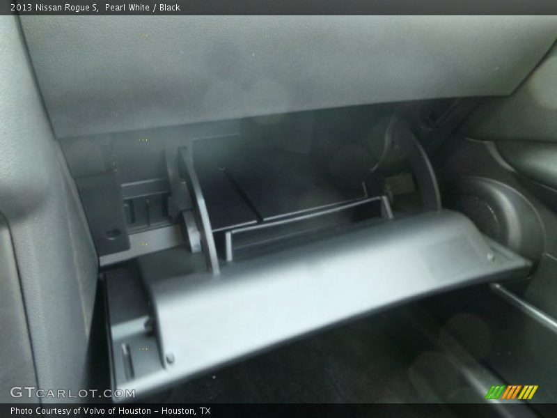 Pearl White / Black 2013 Nissan Rogue S