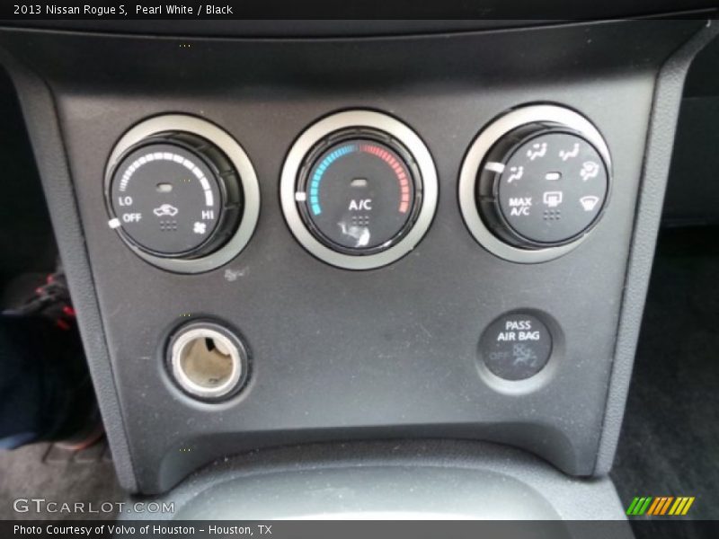 Pearl White / Black 2013 Nissan Rogue S