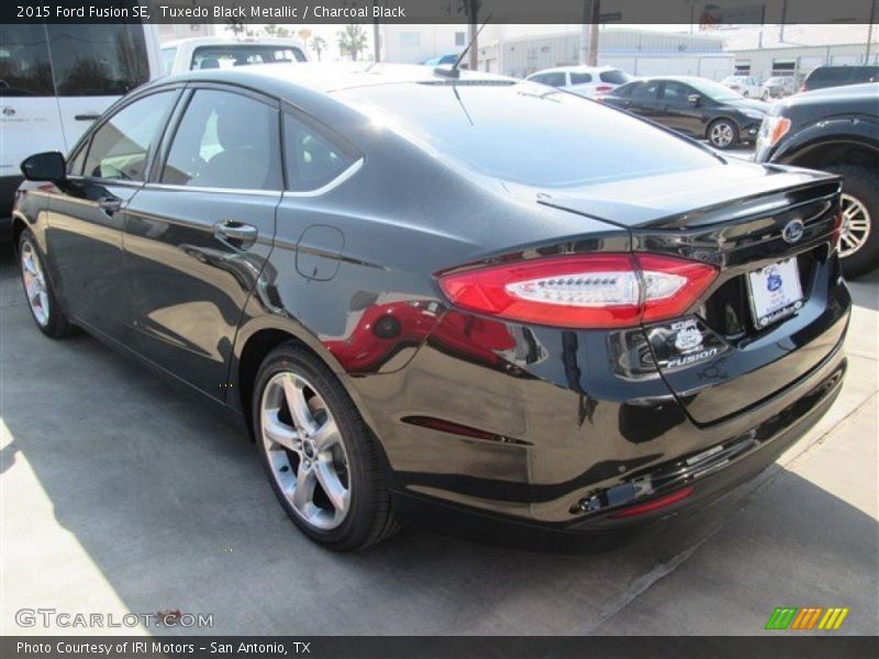 Tuxedo Black Metallic / Charcoal Black 2015 Ford Fusion SE