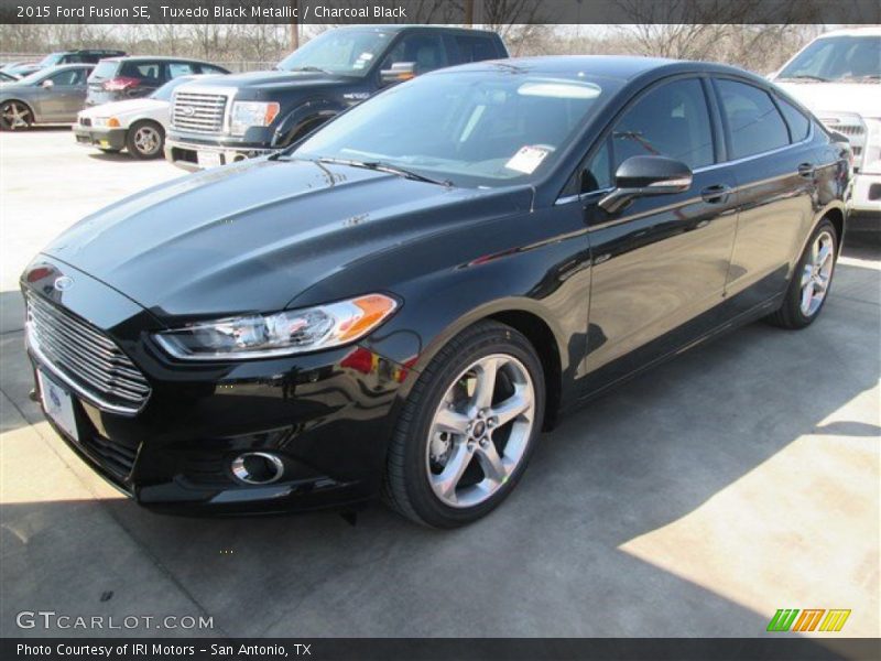 Tuxedo Black Metallic / Charcoal Black 2015 Ford Fusion SE