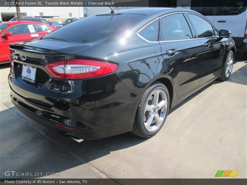 Tuxedo Black Metallic / Charcoal Black 2015 Ford Fusion SE