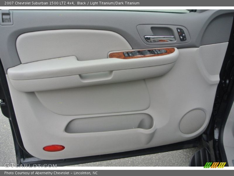 Black / Light Titanium/Dark Titanium 2007 Chevrolet Suburban 1500 LTZ 4x4