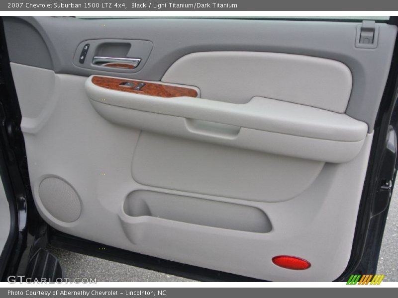 Black / Light Titanium/Dark Titanium 2007 Chevrolet Suburban 1500 LTZ 4x4