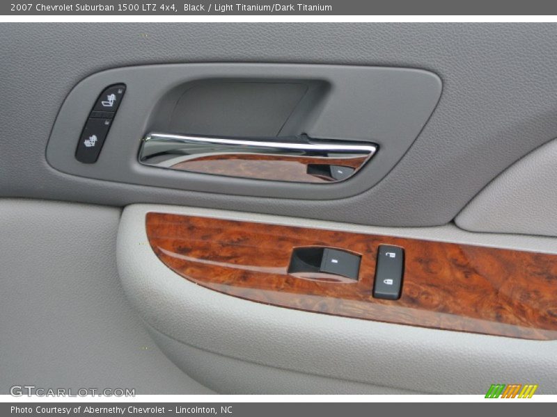 Black / Light Titanium/Dark Titanium 2007 Chevrolet Suburban 1500 LTZ 4x4