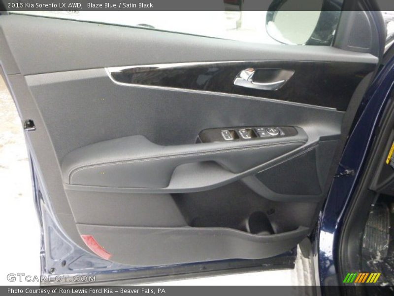 Door Panel of 2016 Sorento LX AWD