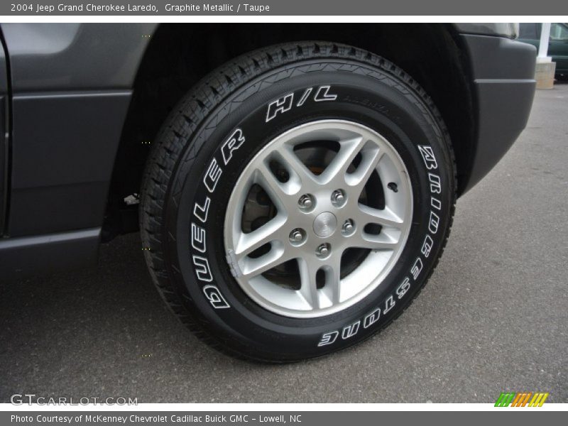  2004 Grand Cherokee Laredo Wheel