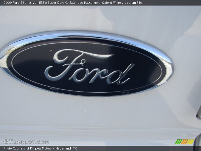 Oxford White / Medium Flint 2009 Ford E Series Van E350 Super Duty XL Extended Passenger