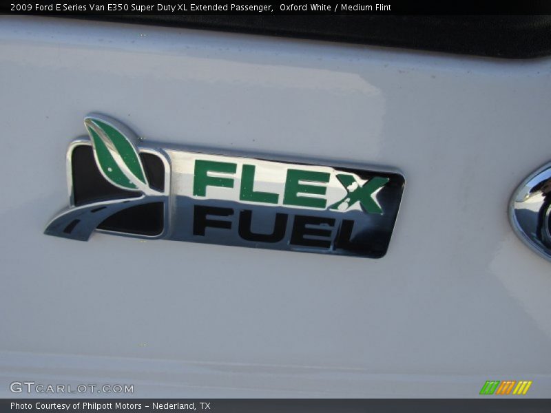 Oxford White / Medium Flint 2009 Ford E Series Van E350 Super Duty XL Extended Passenger