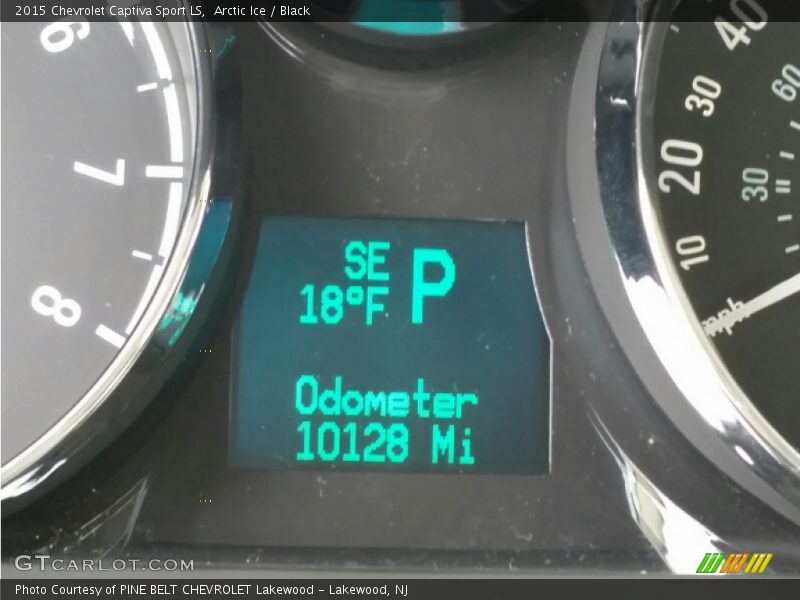 Arctic Ice / Black 2015 Chevrolet Captiva Sport LS