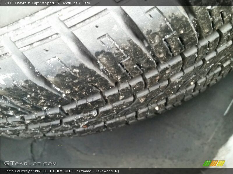 Arctic Ice / Black 2015 Chevrolet Captiva Sport LS