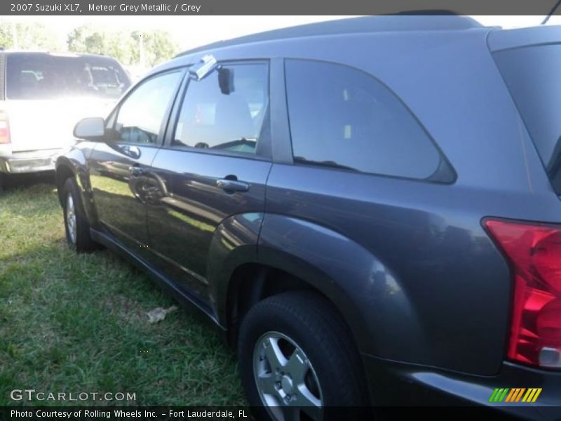 Meteor Grey Metallic / Grey 2007 Suzuki XL7