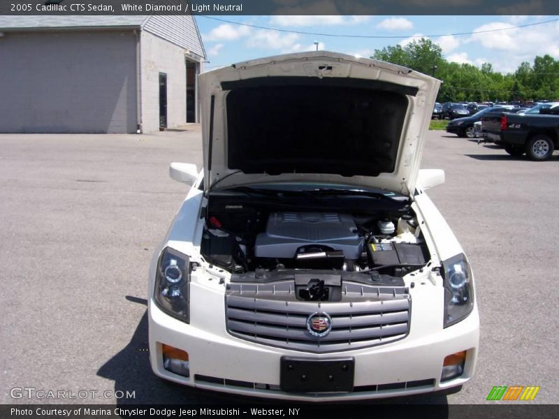 White Diamond / Light Neutral 2005 Cadillac CTS Sedan