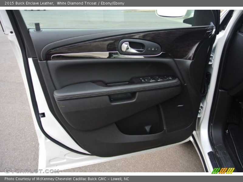White Diamond Tricoat / Ebony/Ebony 2015 Buick Enclave Leather