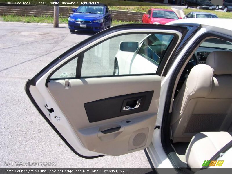 White Diamond / Light Neutral 2005 Cadillac CTS Sedan