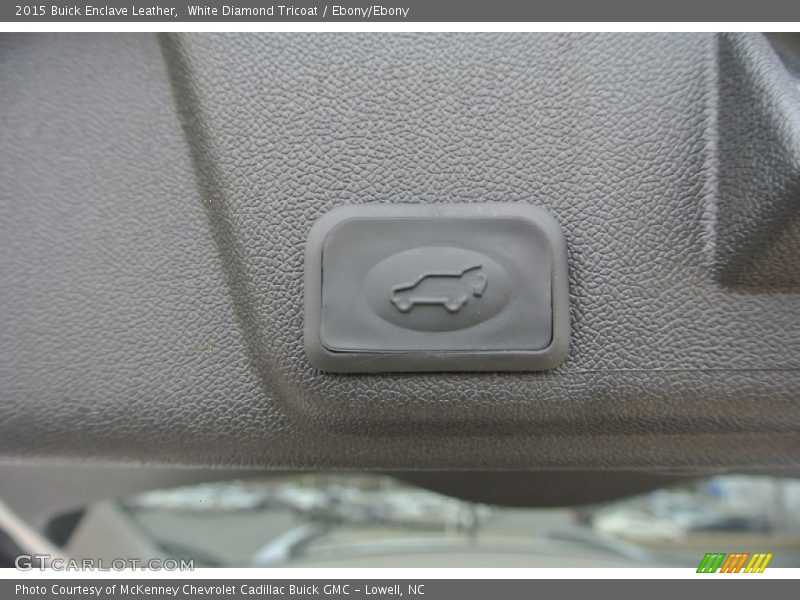 White Diamond Tricoat / Ebony/Ebony 2015 Buick Enclave Leather