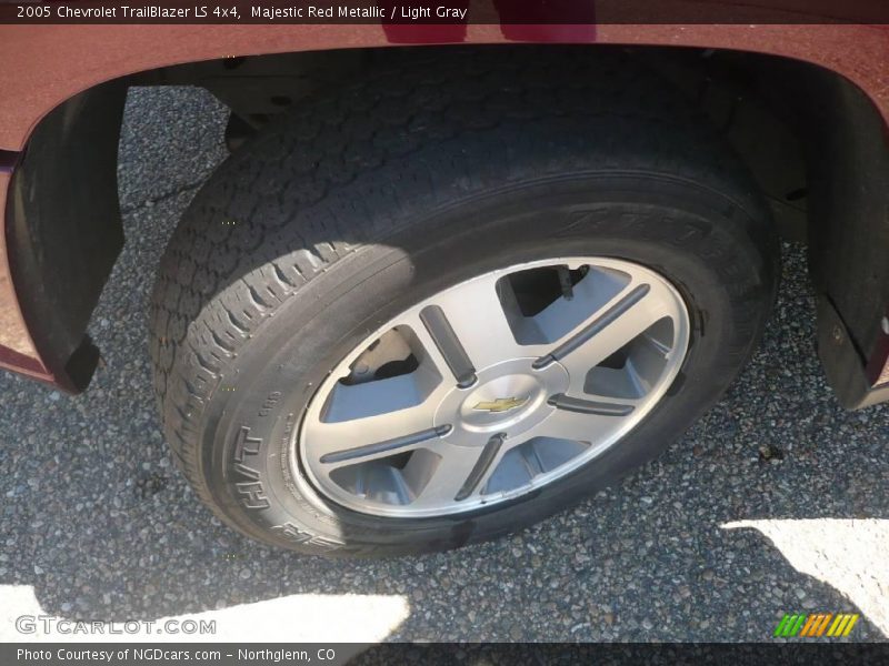 Majestic Red Metallic / Light Gray 2005 Chevrolet TrailBlazer LS 4x4