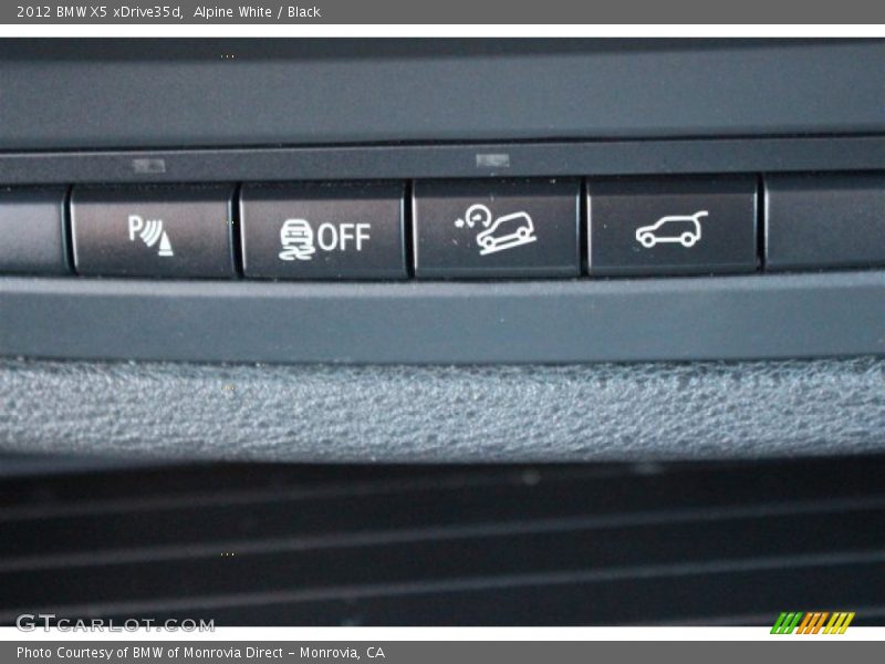 Alpine White / Black 2012 BMW X5 xDrive35d