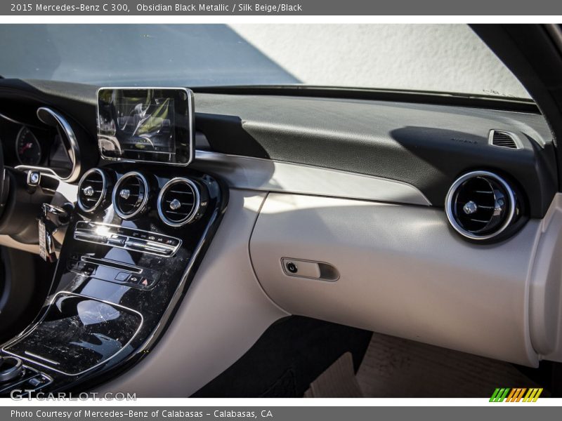 Obsidian Black Metallic / Silk Beige/Black 2015 Mercedes-Benz C 300