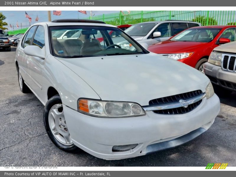 Alpine White Pearl / Blond 2001 Nissan Altima GXE