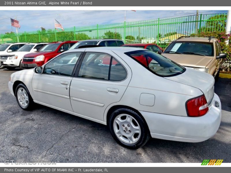 Alpine White Pearl / Blond 2001 Nissan Altima GXE