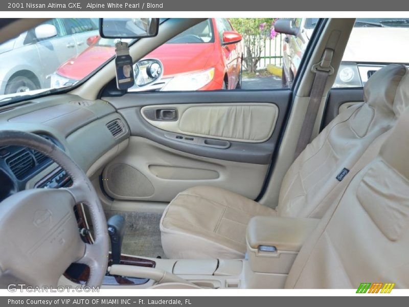 Alpine White Pearl / Blond 2001 Nissan Altima GXE