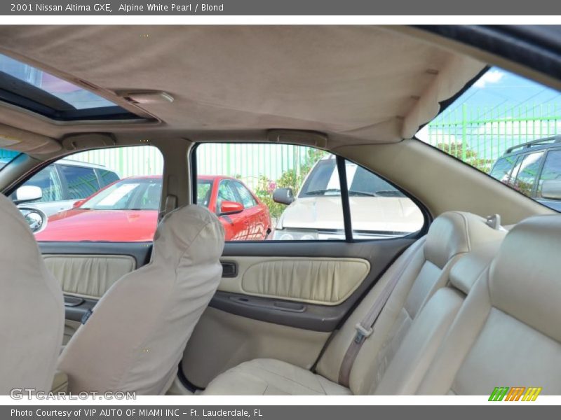Alpine White Pearl / Blond 2001 Nissan Altima GXE