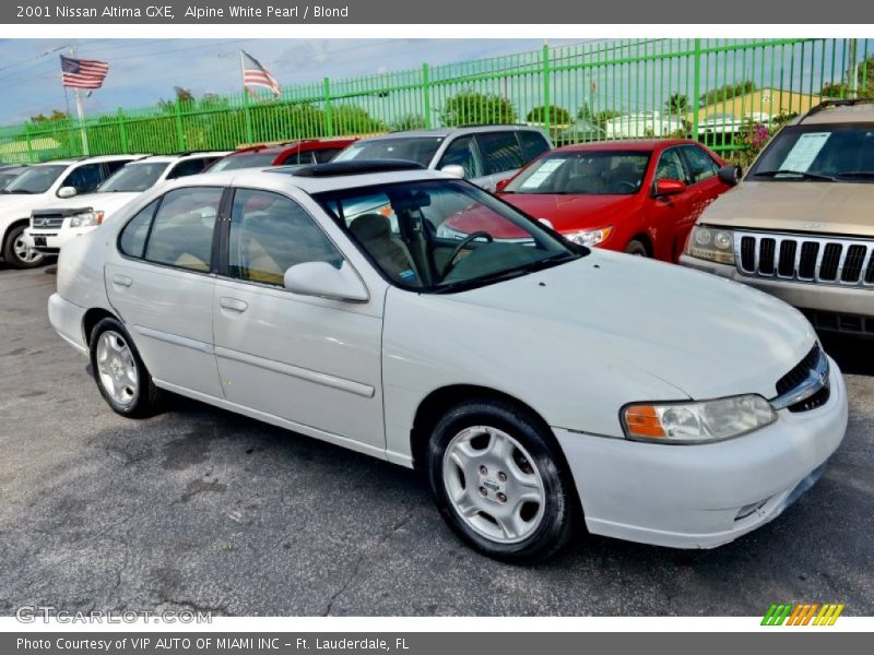 Alpine White Pearl / Blond 2001 Nissan Altima GXE