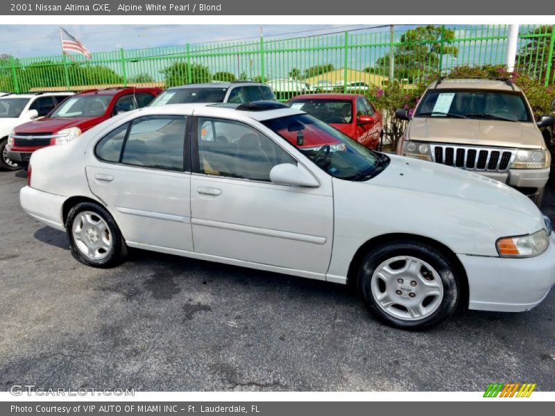 Alpine White Pearl / Blond 2001 Nissan Altima GXE