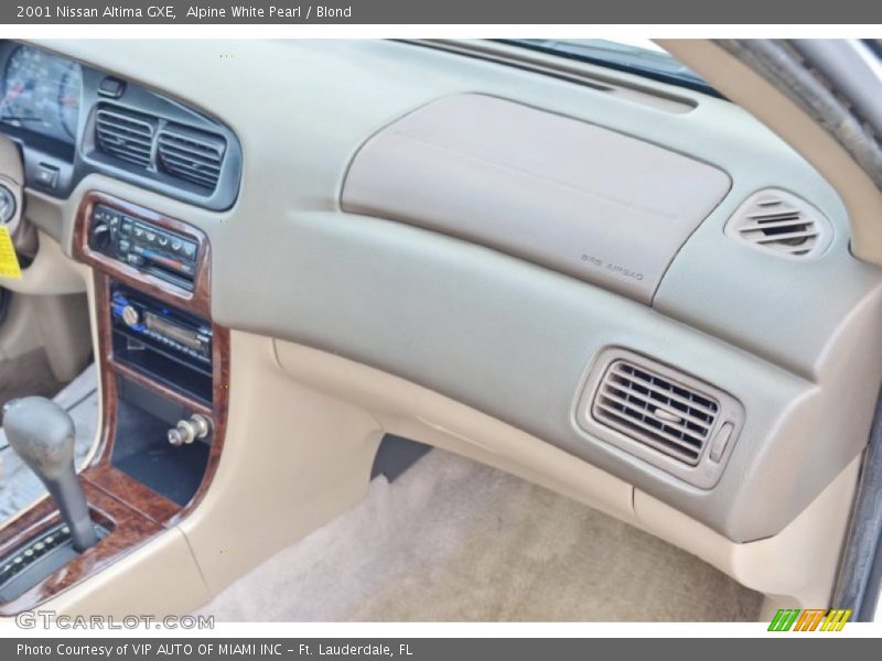 Alpine White Pearl / Blond 2001 Nissan Altima GXE