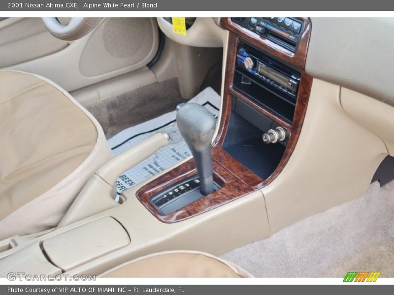 Alpine White Pearl / Blond 2001 Nissan Altima GXE