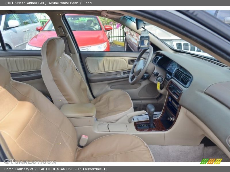 Alpine White Pearl / Blond 2001 Nissan Altima GXE