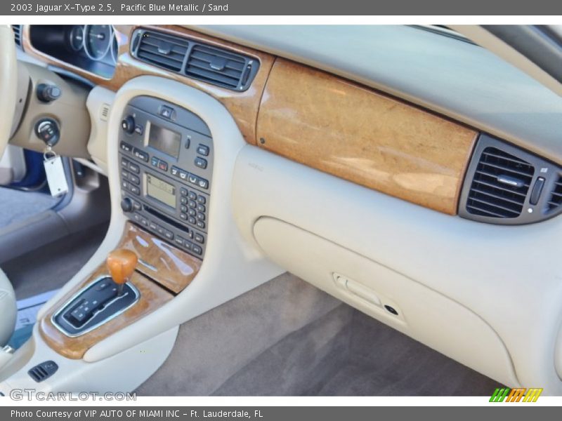 Pacific Blue Metallic / Sand 2003 Jaguar X-Type 2.5