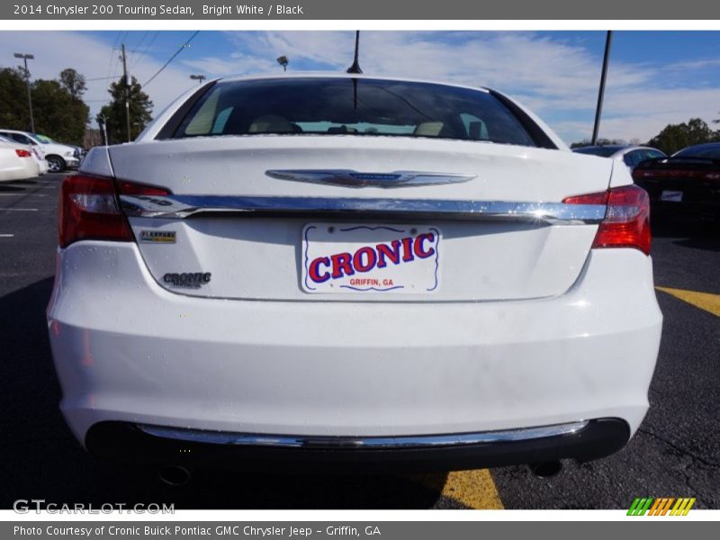Bright White / Black 2014 Chrysler 200 Touring Sedan