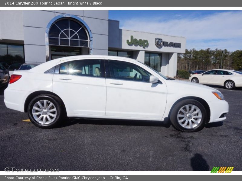 Bright White / Black 2014 Chrysler 200 Touring Sedan